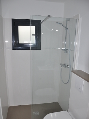 Salle de bains en quartz Unistone Bianco Assoluto en finition polie