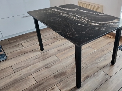 Table en granit Black Cosmic en finition polie