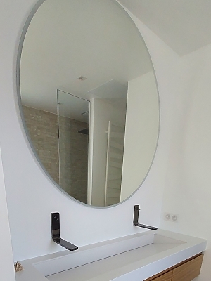 Salle de bains en quartz Silestone Blanco Zeus en finition polie