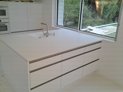 Plan de travail en corian Glacier White en finition adoucie