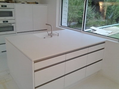 Plan de travail en corian Glacier White en finition adoucie