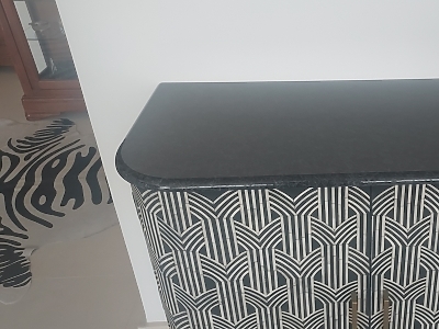 Mobilier en granit Noir Angola en finition polie