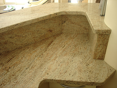 Plan de travail en granit Shivakasi en finition polie