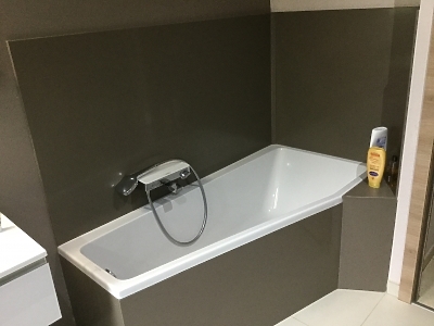 Salle de bains en quartz Silestone Unsui en finition polie