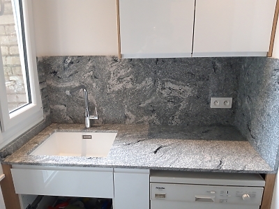 Plan de travail en granit Wiskont White en finition polie